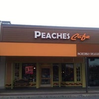 1/16/2015 tarihinde Peaches Cafeziyaretçi tarafından Peaches Cafe'de çekilen fotoğraf