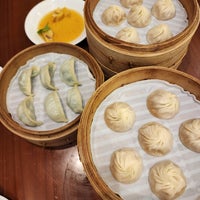 Photo taken at Din Tai Fung by Allan K. on 8/5/2023