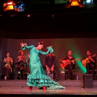 รูปภาพถ่ายที่ Palacio del Flamenco โดย tobe เมื่อ 6/9/2016