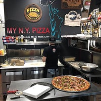 Das Foto wurde bei My New York Pizza, Inc. von Yash G. am 8/29/2019 aufgenommen