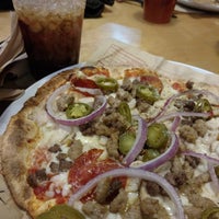 2/3/2018 tarihinde Drew M.ziyaretçi tarafından Mod Pizza'de çekilen fotoğraf