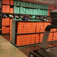 Photo taken at Nike Factory Store by Vagner L. on 4/29/2016