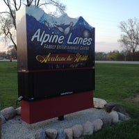 Снимок сделан в Alpine Lanes and Avalanche Grill пользователем NeoCloud Marketing 5/2/2013