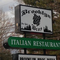 รูปภาพถ่ายที่ Brooklyn Bro&#39;s โดย Aaron S. เมื่อ 3/16/2013