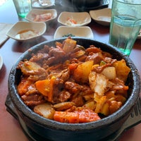 Снимок сделан в Dolsot House | K-Town BBQ Korean Restaurant пользователем AJ S. 7/25/2019