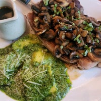 6/25/2022에 Khara님이 Rocco&amp;#39;s Cafe에서 찍은 사진