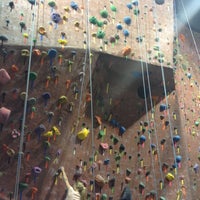 Foto diambil di The Quarry Indoor Climbing Center oleh Kukkon K. pada 10/27/2012