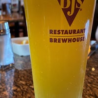 Photo taken at BJ&amp;#39;s Restaurant &amp;amp; Brewhouse by Sill Bnyder on 10/17/2019