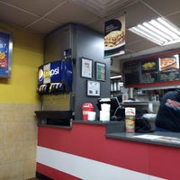 12/5/2018 tarihinde Angela D.ziyaretçi tarafından Cheezy&amp;#39;s Pizza &amp;amp; Subs'de çekilen fotoğraf