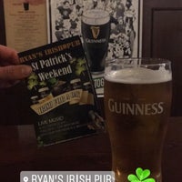 Foto tomada en Ryan&amp;#39;s Irish Pub  por Merve D. el 3/16/2017