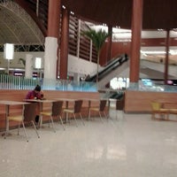 Foto tirada no(a) Praça de Alimentação por Jefferson H. em 4/22/2013