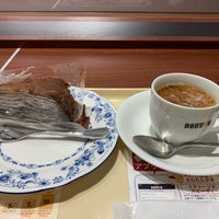 Photo taken at Doutor Coffee Shop by G 通. on 4/27/2019