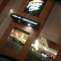 Photo taken at Pizza Hut by 𝓐𝓱𝓶𝓪𝓭 . on 2/19/2015