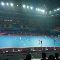 Stadium Tertutup Nilai Badminton Court