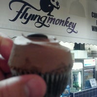รูปภาพถ่ายที่ Flying Monkey Bakery โดย Tim S. เมื่อ 9/21/2012
