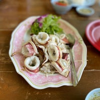 Photo taken at Sung Wean Seafood by Patanapongse B. on 4/1/2024