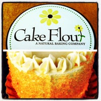 รูปภาพถ่ายที่ Cake Flour โดย Brandon R. เมื่อ 11/2/2012