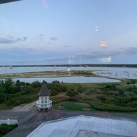 Foto diambil di Harbor View Hotel oleh Lindley D. pada 7/21/2020