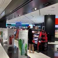 Photo taken at SEPHORA by Didier J. on 4/19/2019