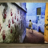 Photo taken at Expo Steve Mccurry by Yaëlle C. on 6/25/2017
