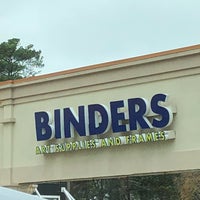 Foto tirada no(a) Binders Art Supplies por Charles P. em 12/24/2017