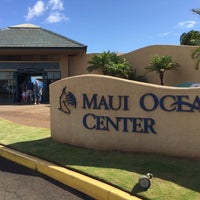Foto scattata a Maui Ocean Center, The Hawaiian Aquarium da N L. il 10/19/2017