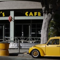 1/21/2015 tarihinde Jinky&amp;#39;s Cafe Santa Monicaziyaretçi tarafından Jinky&amp;#39;s Cafe Santa Monica'de çekilen fotoğraf