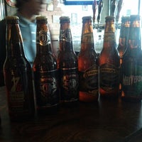 รูปภาพถ่ายที่ The Beer Box GDL โดย Alejandra L. เมื่อ 12/30/2012