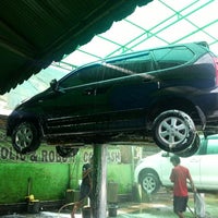Photo taken at i-wash &amp;quot;Robotic Car Wash&amp;quot; by Wiranto E. on 5/18/2014