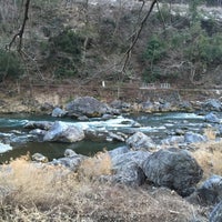 Photo taken at 鵜の瀬岩 by 西荻 窪. on 2/15/2015