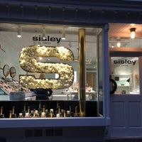 Das Foto wurde bei Sisley-Paris boutique von Sisley-Paris boutique am 1/21/2015 aufgenommen