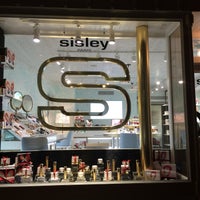 Foto scattata a Sisley-Paris boutique da Sisley-Paris boutique il 1/21/2015