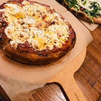 Foto diambil di Tino’s Artisan Pizza oleh Rockin A. pada 2/9/2020