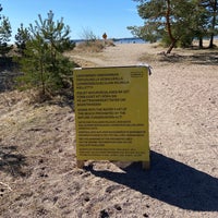 Photo taken at Kallahdenniemen uimaranta by Asko on 4/23/2023