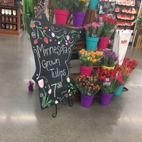 Das Foto wurde bei Hy-Vee von Katie M. am 3/23/2017 aufgenommen