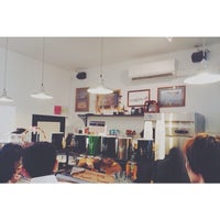 3/29/2014 tarihinde Kerrin K.ziyaretçi tarafından Liberty Coffee'de çekilen fotoğraf