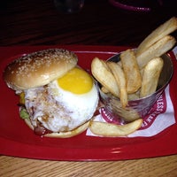 Photo taken at Red Robin Gourmet Burgers and Brews by Kelley D. on 10/25/2013