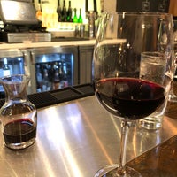 Foto tirada no(a) Enolo Wine Cafe por Amy W. em 3/29/2018