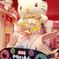 Photo taken at Hello Kitty&amp;#39;s Kawaii Paradise by Jungbin Y. on 8/5/2013