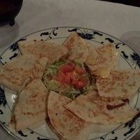 Das Foto wurde bei El Nuevo Tipico Mexican Restaurant von Melanie D. am 9/14/2013 aufgenommen