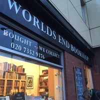 Снимок сделан в World&amp;#39;s End Bookstore пользователем Miwa N. 2/28/2015