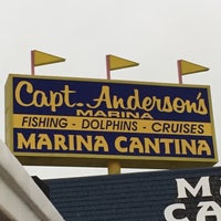 Foto tirada no(a) Capt Anderson&amp;#39;s Marina por Corey B. em 3/23/2015