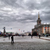Photo taken at Остановка «Площадь 1905 года» by Anatoliy K. on 5/1/2013
