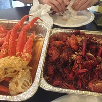 Das Foto wurde bei New Orleans Cajun Seafood von Angel 🐍 N. am 5/25/2016 aufgenommen