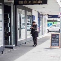 4/8/2015 tarihinde The Beer Libraryziyaretçi tarafından The Beer Library'de çekilen fotoğraf