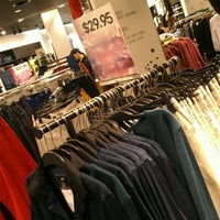 h&m queens mall