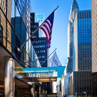 รูปภาพถ่ายที่ The Westin New York Grand Central โดย HotelPORT® เมื่อ 8/6/2013