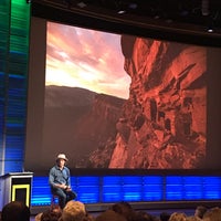 Foto diambil di National Geographic Grosvenor Auditorium oleh Mauricio G. pada 10/12/2018