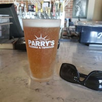 Photo taken at Parry&amp;#39;s Pizzeria &amp;amp; Bar by Eric W. on 7/27/2022