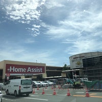 Photo taken at ホームアシスト サントムーン柿田川店 by Izumi I. on 9/13/2018